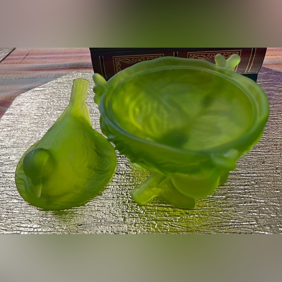 Westmoreland Satin Green Glass Bird on a Nest Covered Dish Vintage - Picture 3 of 4